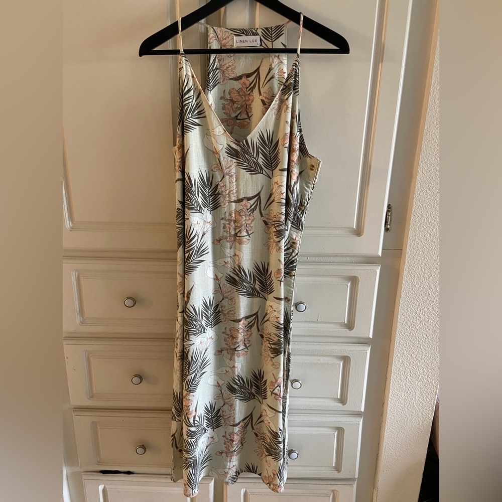 Linen dress w/tropical print. Size L